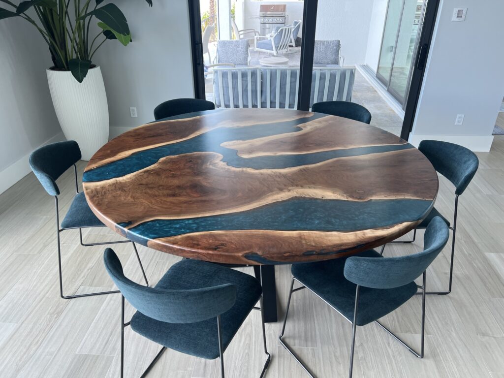 http://Round%20River%20Dining%20Table%201745%208
