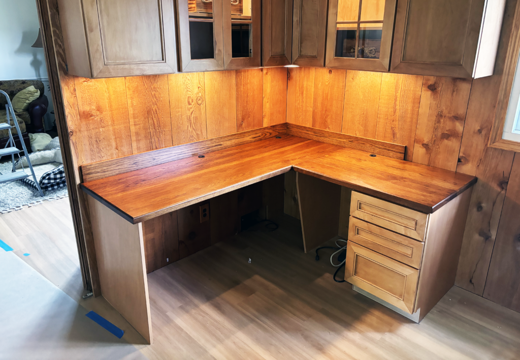 http://Hickory%20L%20Shaped%20Desktop%201