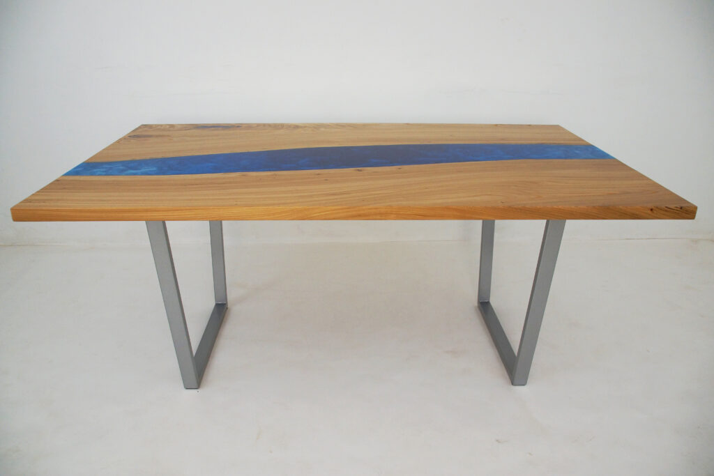 http://Elm%20River%20Dining%20Table%20With%20Blue%20Epoxy%20Gradient%204