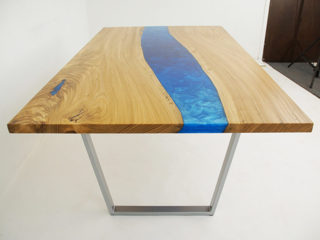 http://Elm%20River%20Dining%20Table%20With%20Blue%20Epoxy%20Gradient%203