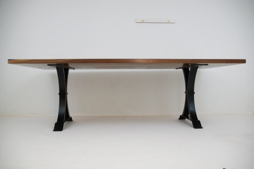 http://River%20Dining%20Table%20With%20Walnut%20&%20Blue%20Epoxy%204