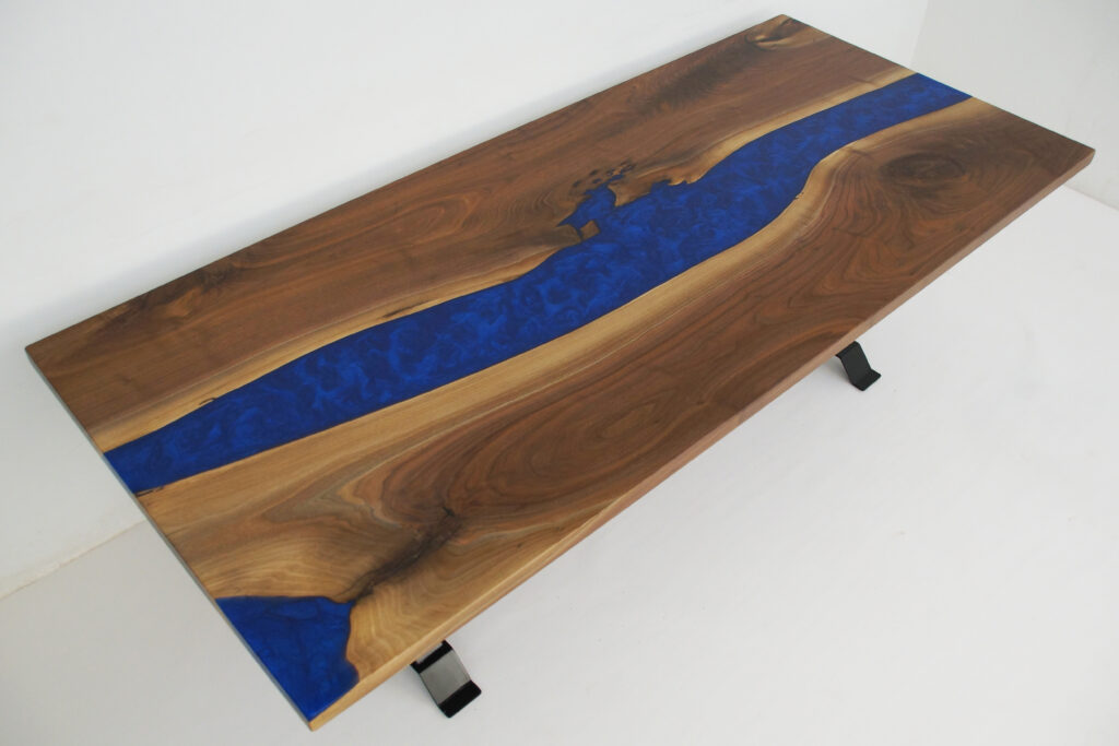 http://River%20Dining%20Table%20With%20Walnut%20&%20Blue%20Epoxy%202