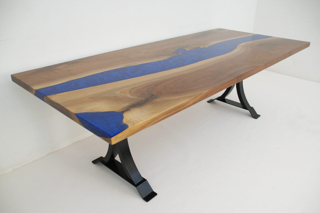 http://River%20Dining%20Table%20With%20Walnut%20&%20Blue%20Epoxy%201