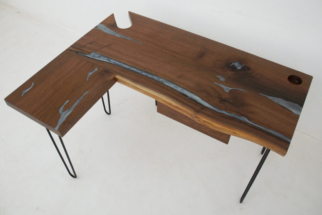 http://L%20Shaped%20Walnut%20Desk%20With%20Cup%20Holder%20and%20Grommet%209