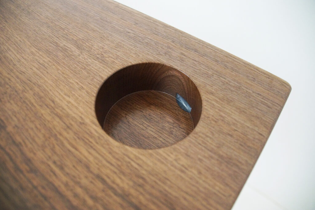http://L%20Shaped%20Walnut%20Desk%20With%20Cup%20Holder%20and%20Grommet%208