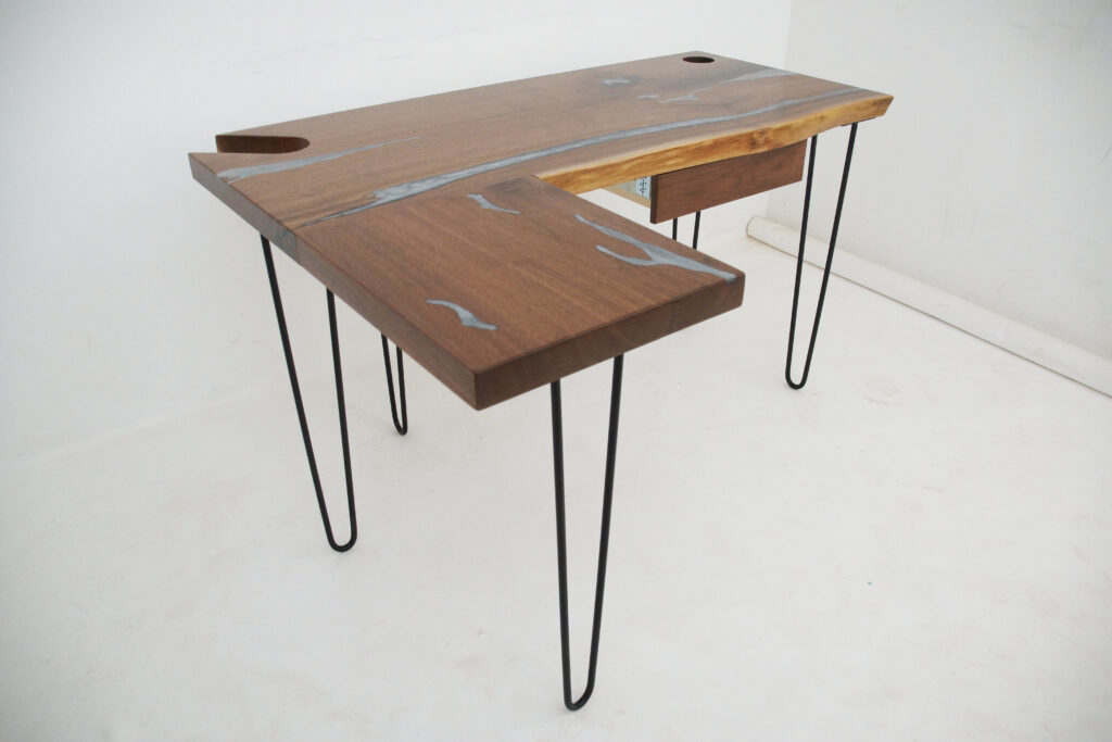 http://L%20Shaped%20Walnut%20Desk%20With%20Cup%20Holder%20and%20Grommet%201