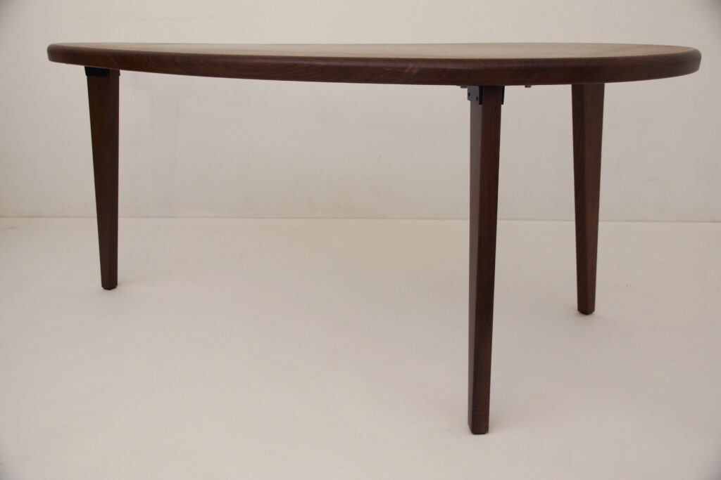 http://Kidney%20Shaped%20Walnut%20Kitchen%20Table%207