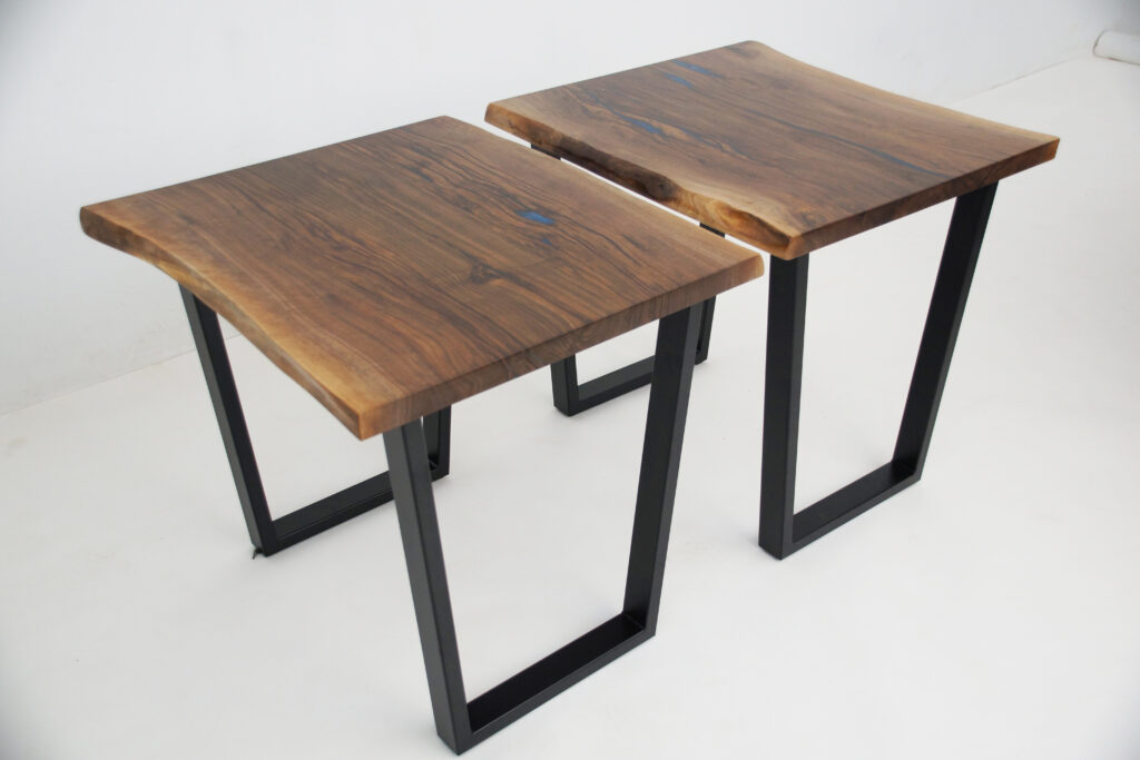 http://Blue%20Epoxy%20&%20Live%20Edge%20Walnut%20Side%20Tables%205