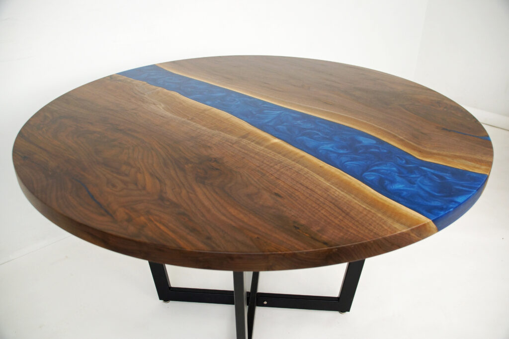 http://Blue%20Epoxy%20&%20Round%20Walnut%20Dining%20Table%204