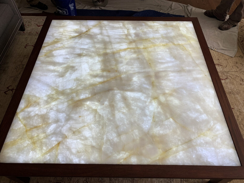 http://Crystal%20Top%20Coffee%20Table%20With%20LED%20Lights%203