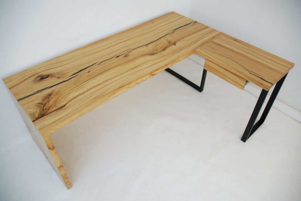 http://L%20Shaped%20Elm%20Desk%20With%20Black%20Epoxy%202