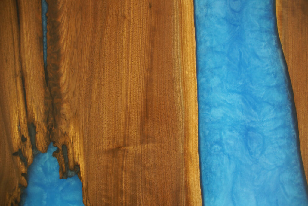 http://Small%20Walnut%20Dining%20Table%20With%20Blue%20Epoxy%205