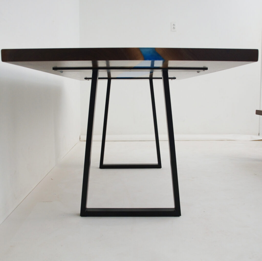 http://Matching%20Walnut%20Dining%20Table%20&%20Bench%20With%20Carribean%20Blue%20Epoxy%206