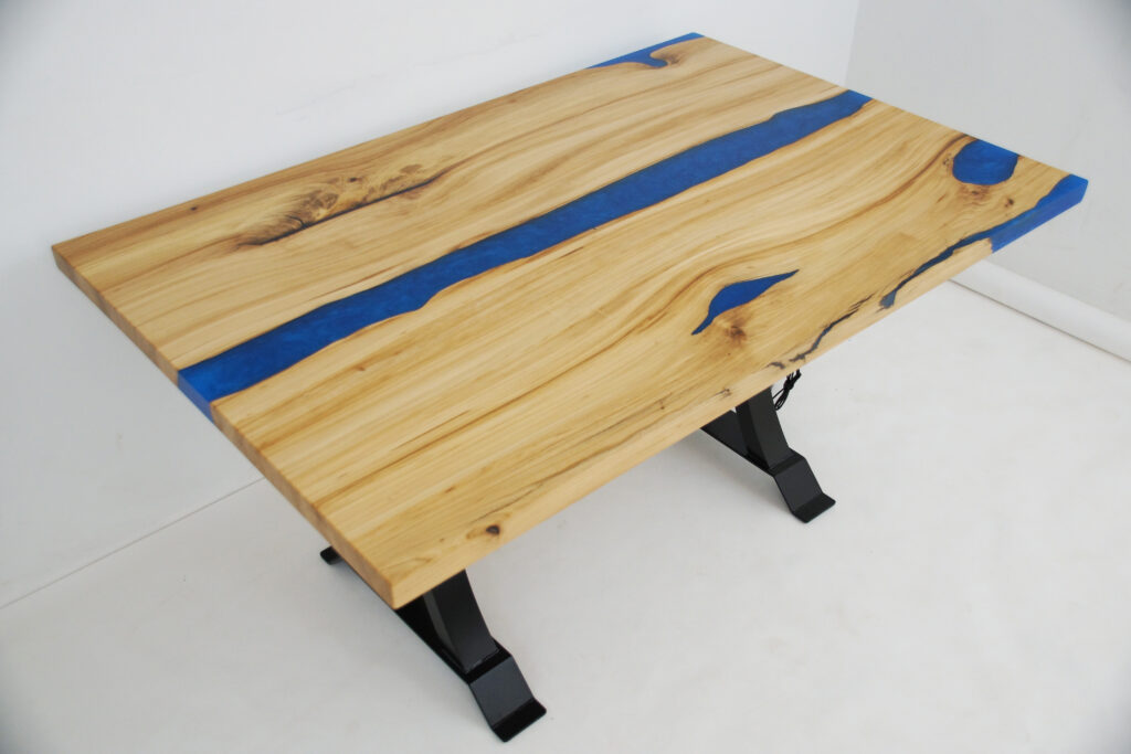 http://Blue%20Epoxy%20&%20LED%20Dining%20Table%203