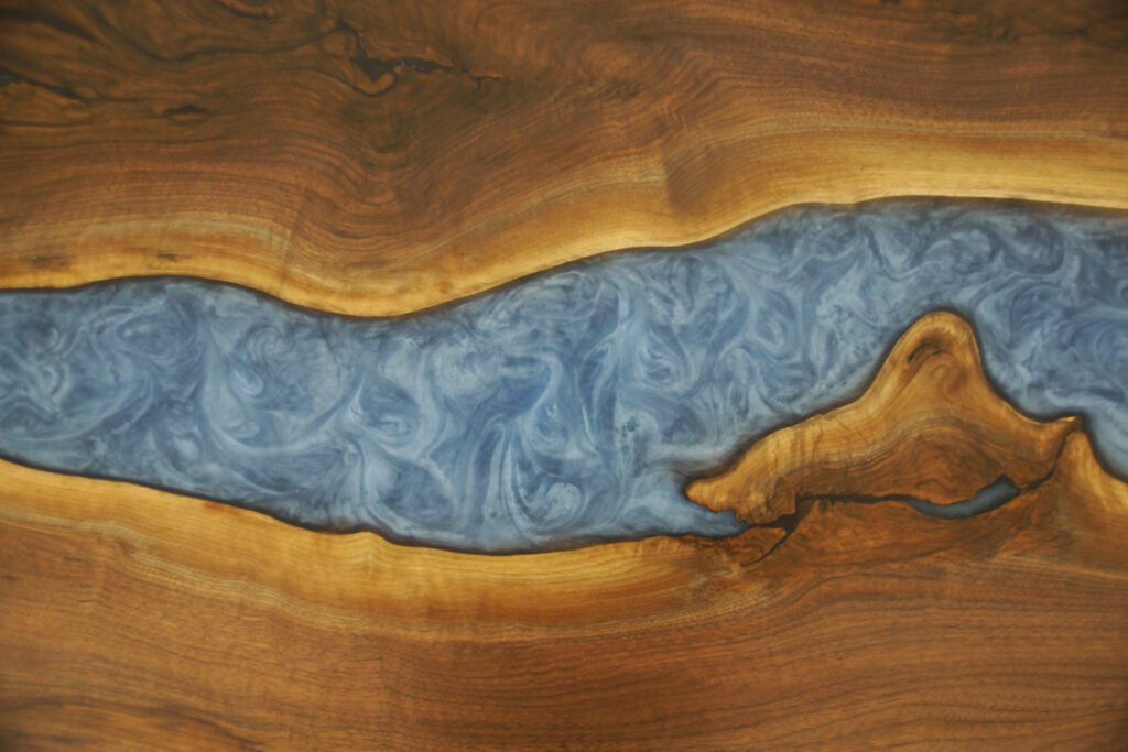 http://Walnut%20Coffee%20Table%20With%20Blue%20Epoxy%207