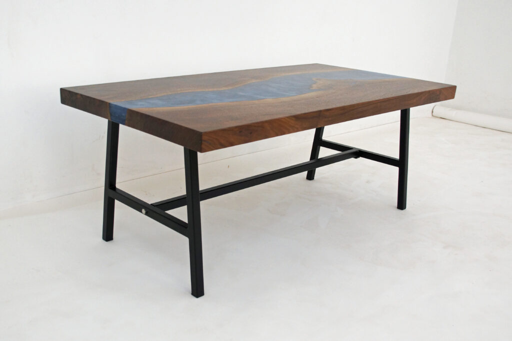http://Walnut%20Coffee%20Table%20With%20Blue%20Epoxy%206
