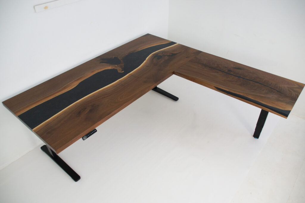 http://Standing%20L%20Shaped%20Desk%20With%20Adjustable%20Base%201759%209