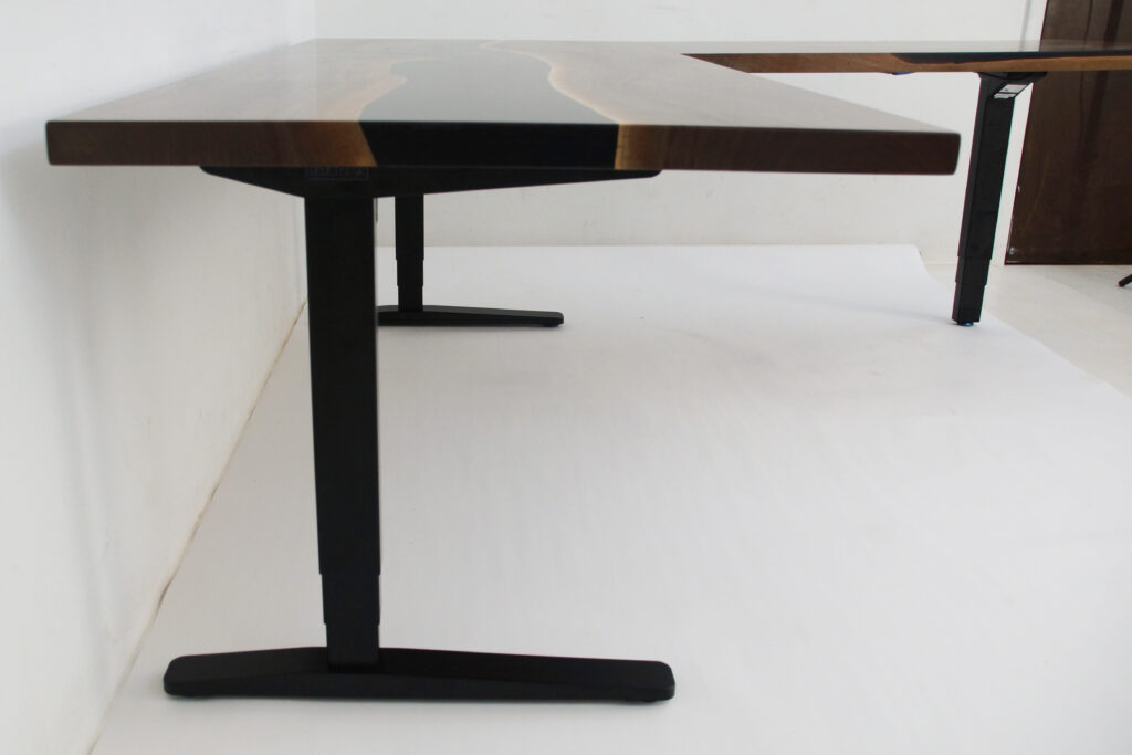 http://Standing%20L%20Shaped%20Desk%20With%20Adjustable%20Base%201759%208