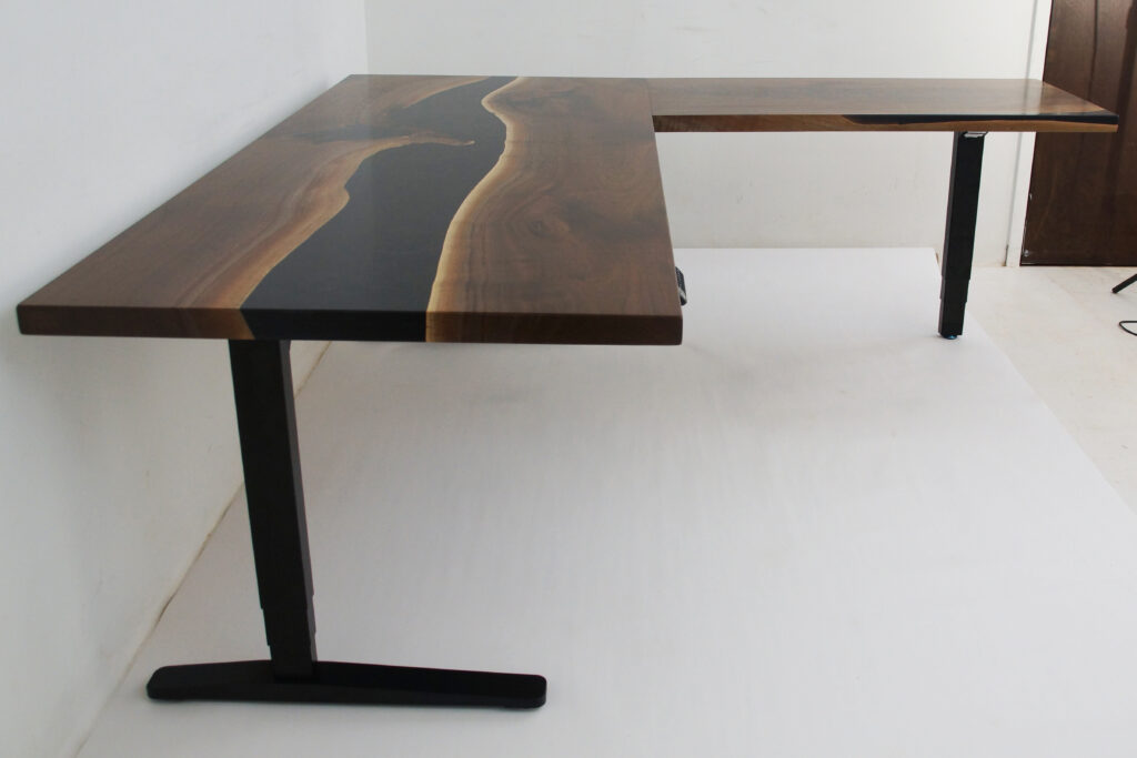 http://Standing%20L%20Shaped%20Desk%20With%20Adjustable%20Base%201759%202