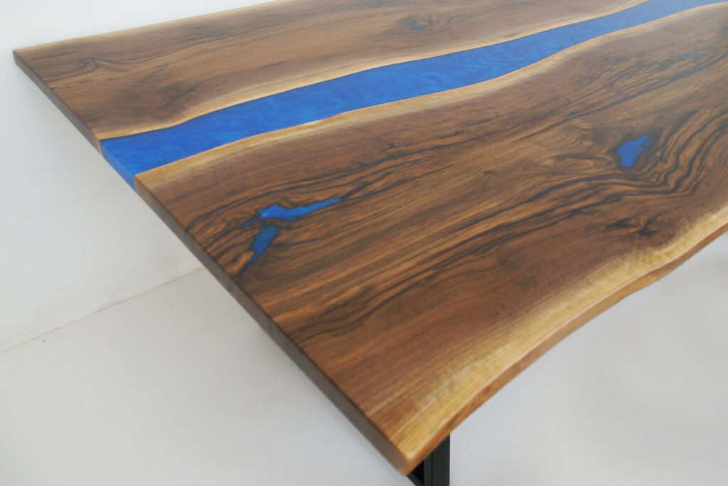 http://Matching%20Live%20Edge%20Table%20and%20Bench%201761%2010