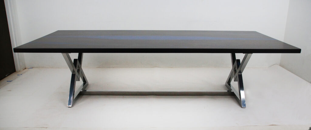 http://Blue%20River%20Dining%20Table%20With%20LED%20Lights%201760%202