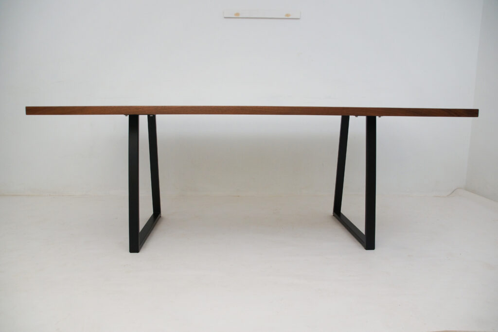 http://Walnut%20River%20Dining%20Table%20With%20Black%20Epoxy%201781%205