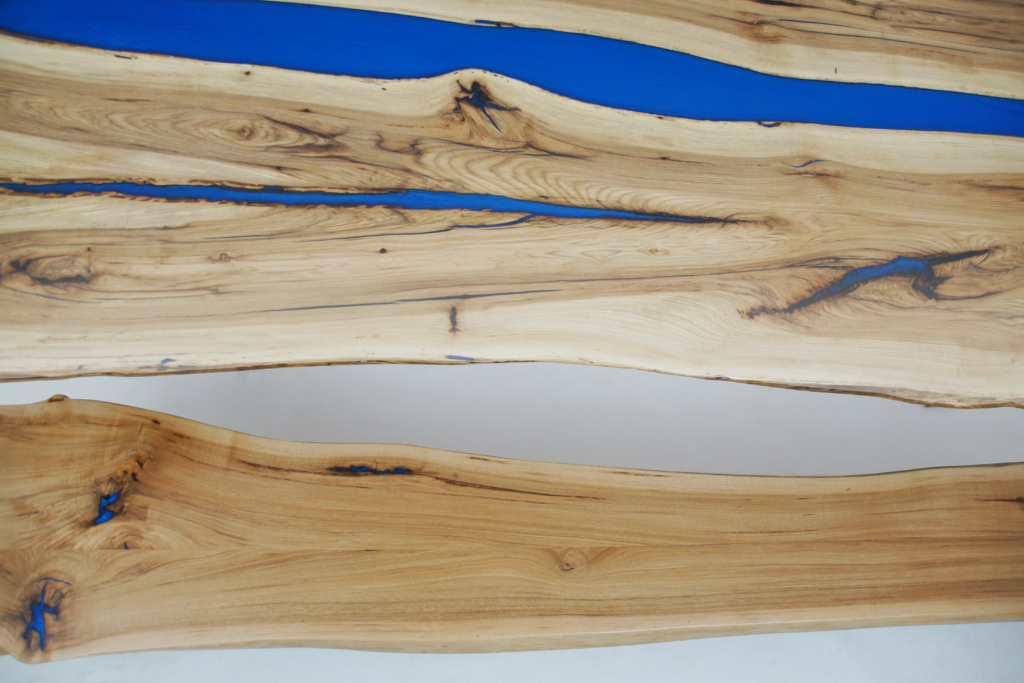 http://Hickory%20Table%20&%20Bench%20Set%201785%208