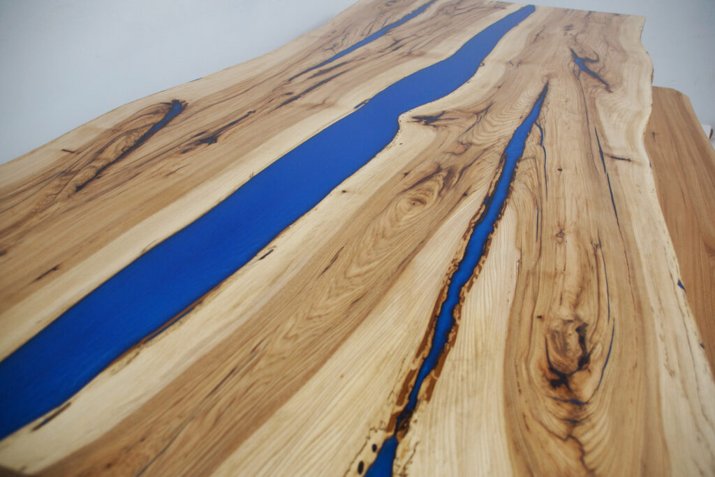 http://Hickory%20Table%20&%20Bench%20Set%201785%207