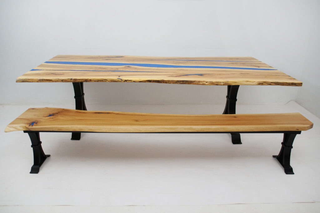 http://Hickory%20Table%20&%20Bench%20Set%201785%202