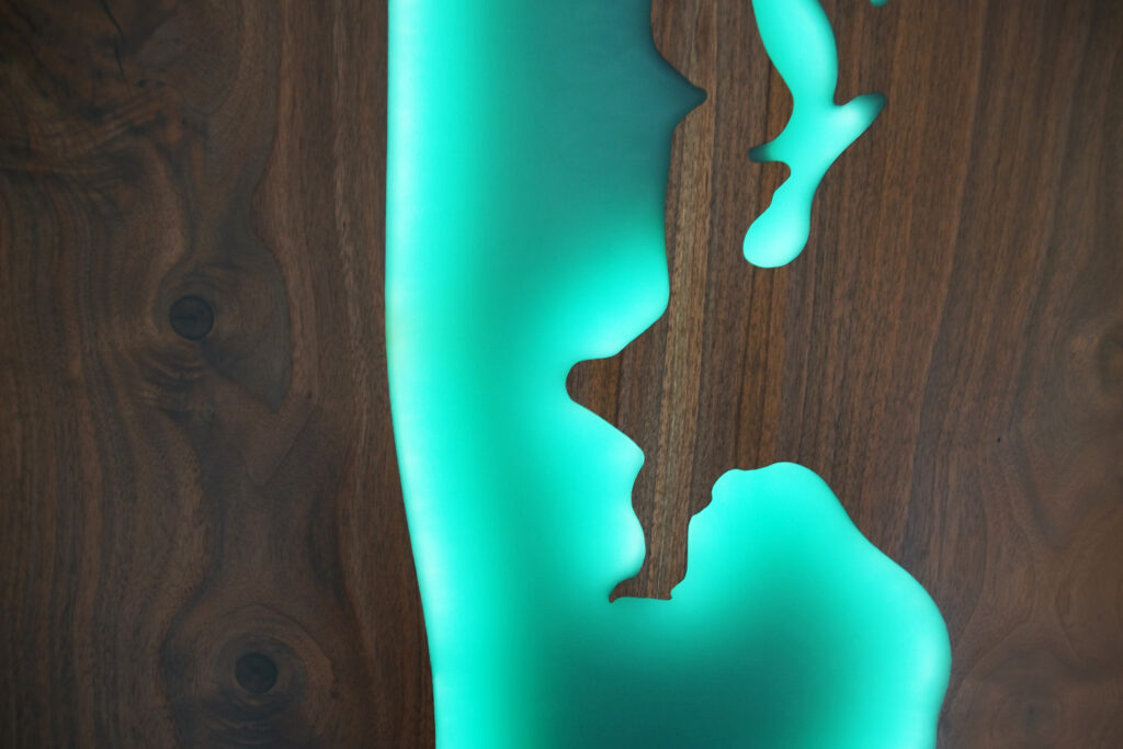 http://LED%20Walnut%20Epoxy%20River%20Table%201862%207