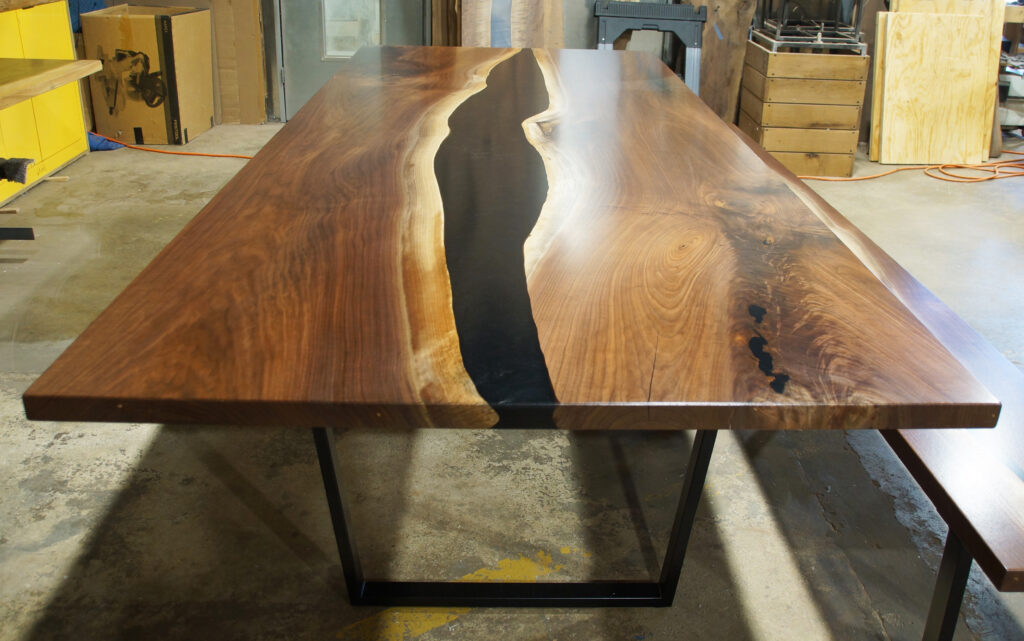 http://Matching%20Walnut%20Dining%20Table%20and%20Bench%201792%204