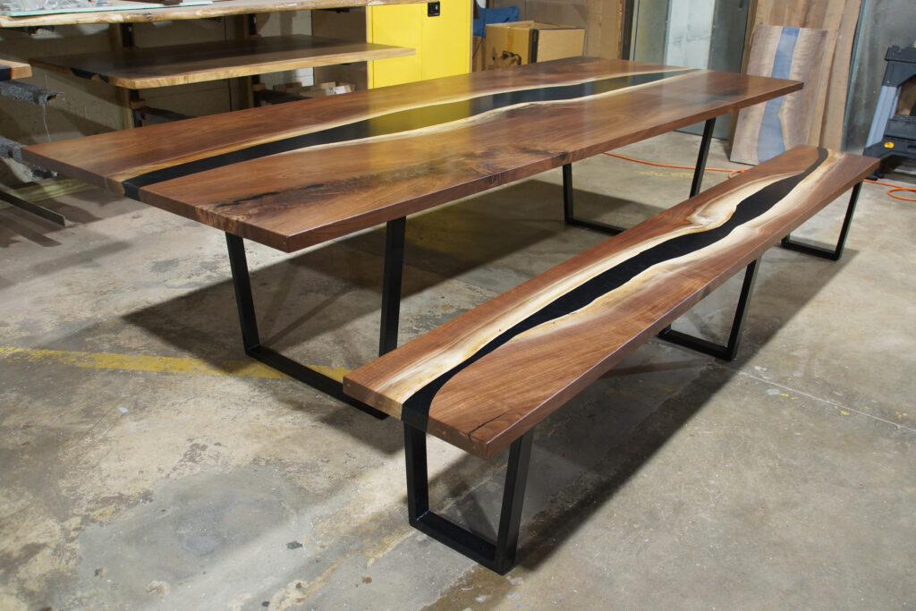 http://Matching%20Walnut%20Dining%20Table%20and%20Bench%201792%203