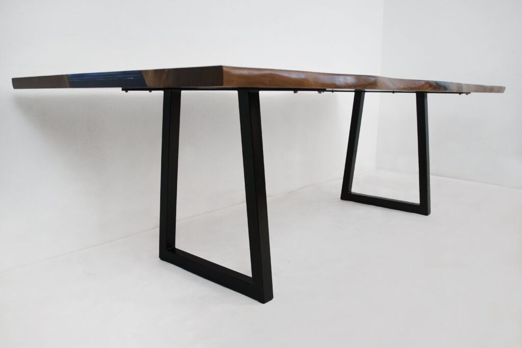 http://Live%20Edge%20River%20Dining%20Table%20With%20Lace%20Detailing%201879%204