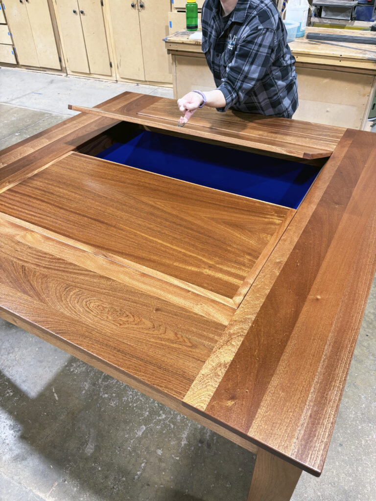 http://Mahogany%20Gaming%20Table%207