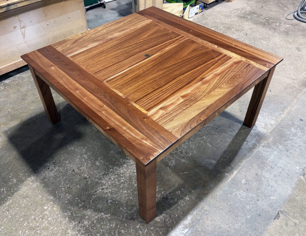 http://Mahogany%20Gaming%20Table%206