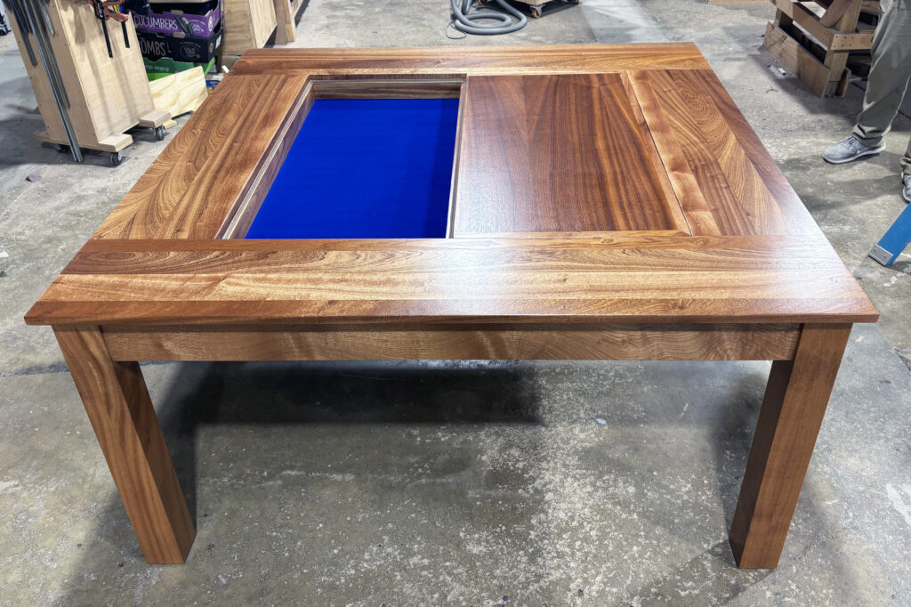 http://Mahogany%20Gaming%20Table%203