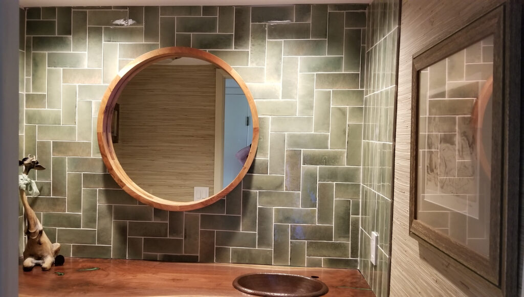 http://Bathroom%20Vanity%20With%20Sink%20Cutout%20And%20Epoxy%20Resin%207