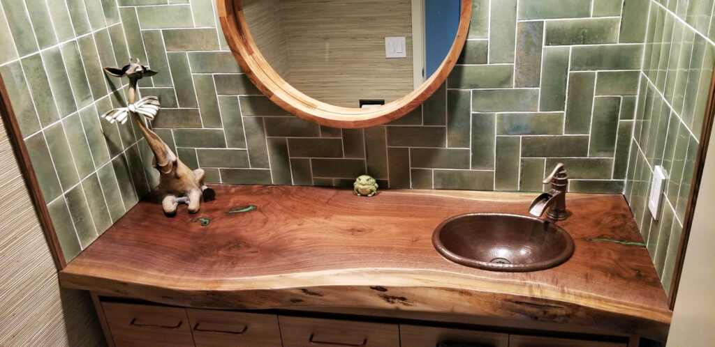 http://Bathroom%20Vanity%20With%20Sink%20Cutout%20And%20Epoxy%20Resin%201