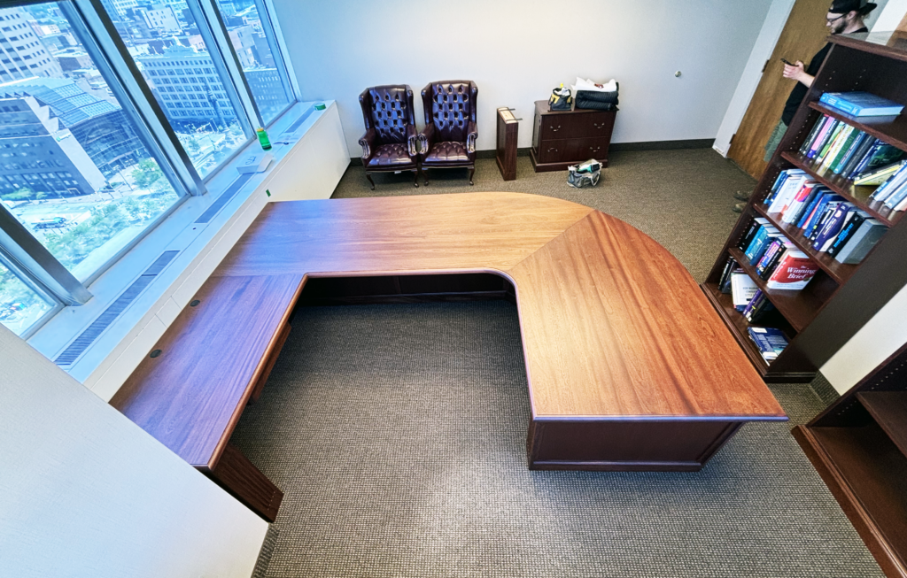 http://Built%20In%20Mahogany%20Executive%20Desk%205
