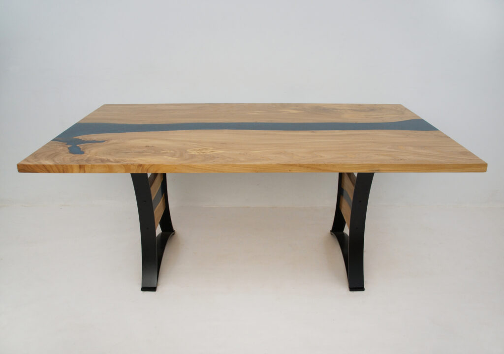 http://Elm%20Dining%20Table%20With%20LED%20Lights%201816%202