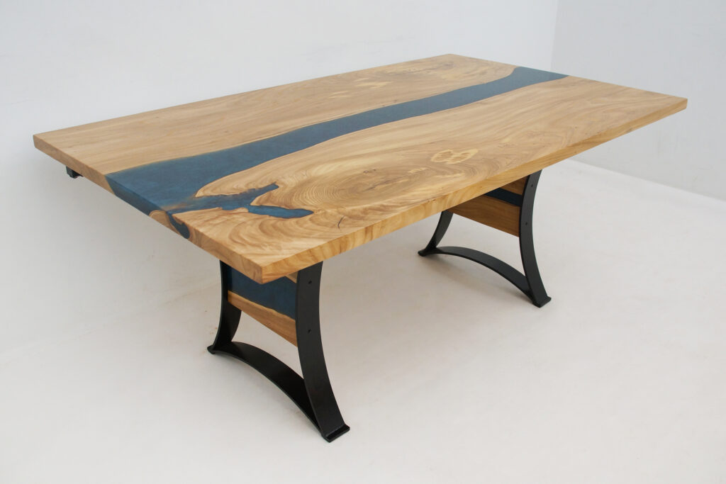 http://Elm%20Dining%20Table%20With%20LED%20Lights%201816%201
