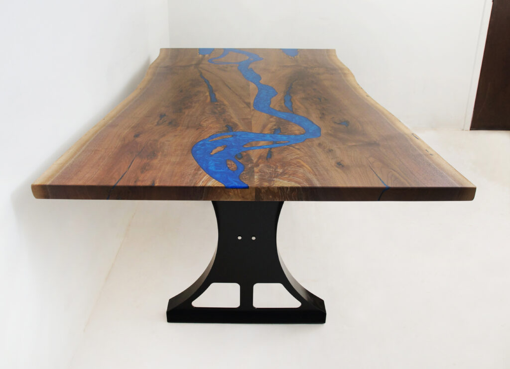 http://CNC%20Walnut%20Dining%20Table%201808%202