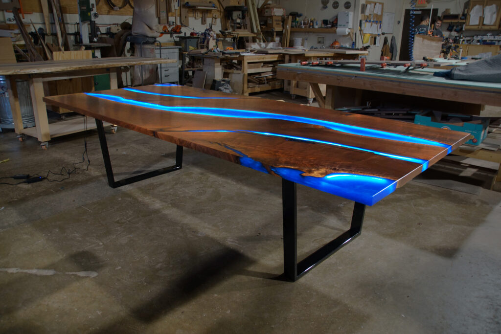 http://LED%20Dining%20Table%20With%20Blue%20Epoxy%20River%201809%205