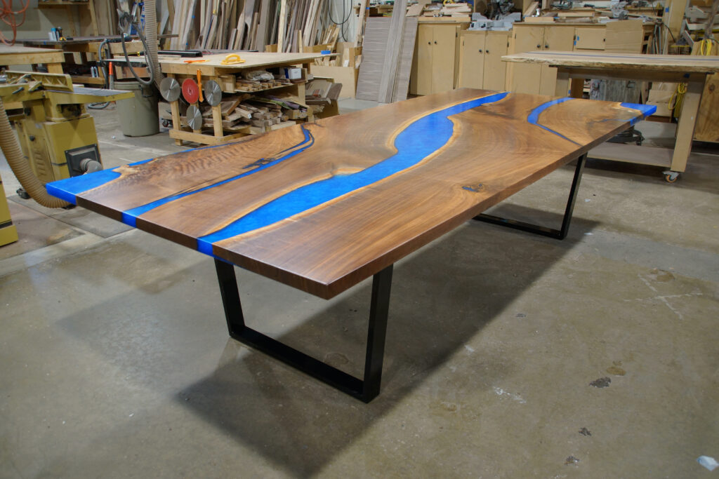 http://LED%20Dining%20Table%20With%20Blue%20Epoxy%20River%201809%203