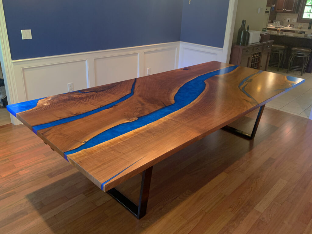 http://LED%20Dining%20Table%20With%20Blue%20Epoxy%20River%201809%202