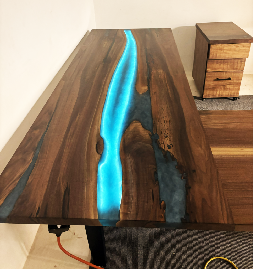 http://Height%20Adjustable%20Walnut%20Desk%20With%20Drawers%206