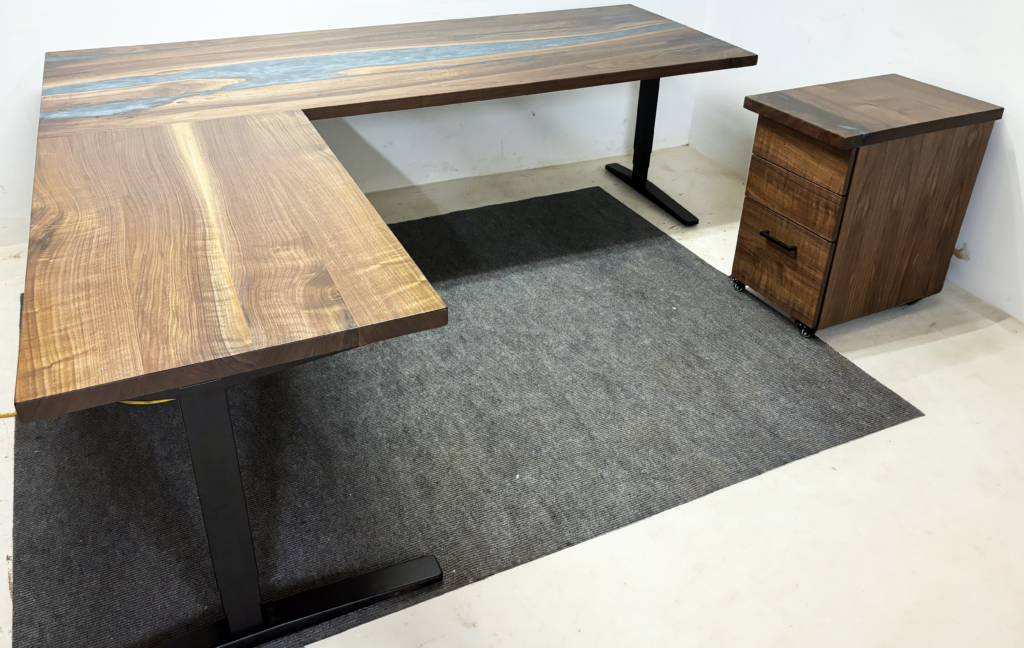 http://Height%20Adjustable%20Walnut%20Desk%20With%20Drawers%202