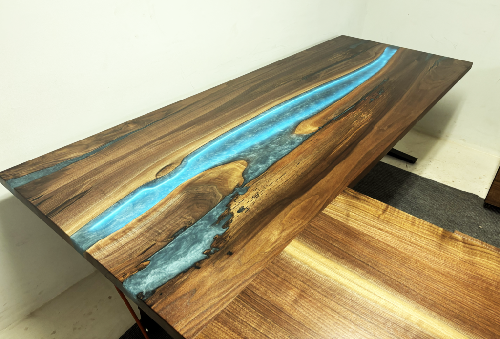 http://Height%20Adjustable%20Walnut%20Desk%20With%20Drawers%208