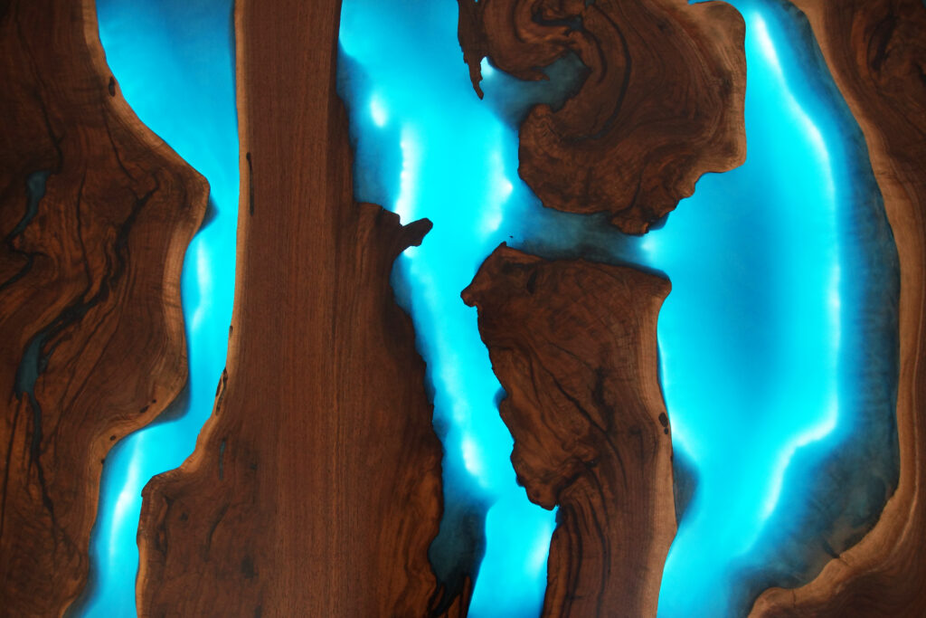 http://Walnut%20Waterfall%20Coffee%20Table%20With%20LED%20Lights%20&%20Blue%20Epoxy%201864%2010