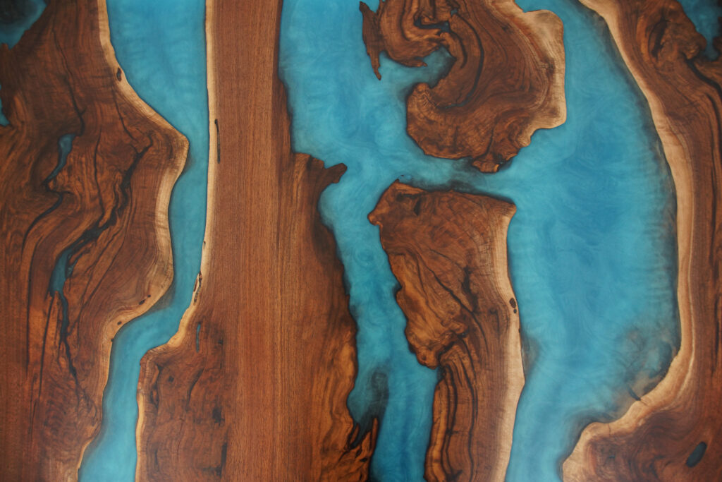 http://Walnut%20Waterfall%20Coffee%20Table%20With%20LED%20Lights%20&%20Blue%20Epoxy%201864%209